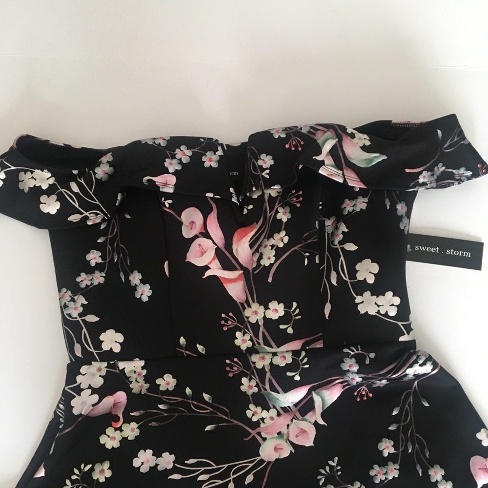 Off the shoulder floral painted dress sz Large